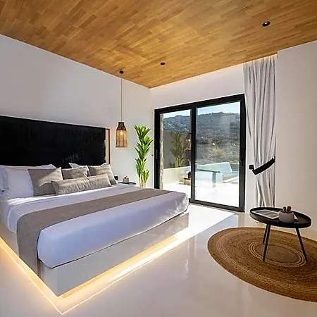 Ftelia Black * Mykonos Town