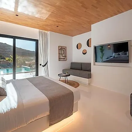 Ftelia Black Hotel Mykonos Town